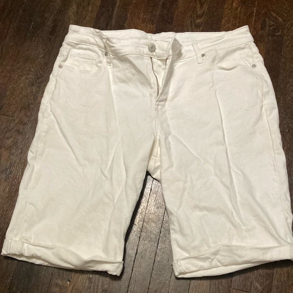 Pants - Bermuda Size 14